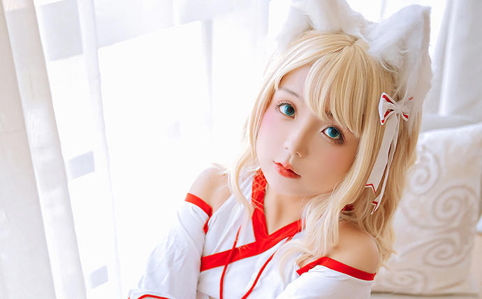 日奈娇小狐狸巫女