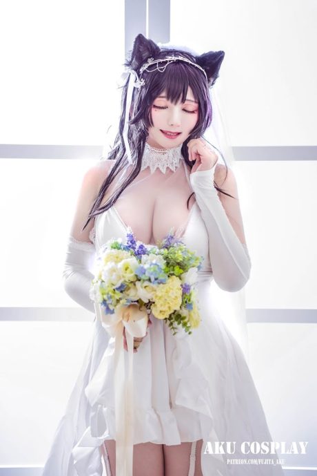 阿久AKU爱宕COS:演绎碧蓝航线婚纱中的治愈女神 阿久AKU爱宕COS:演绎碧蓝航线婚纱中的治愈女神