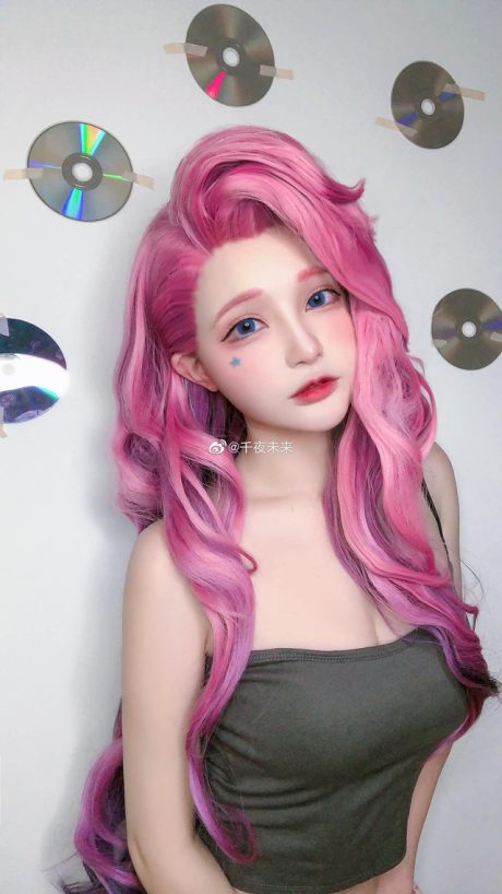 千夜未来萨勒芬妮COS:再现星籁歌姬的独特气质和魅力 千夜未来萨勒芬妮COS:再现星籁歌姬的独特气质和魅力