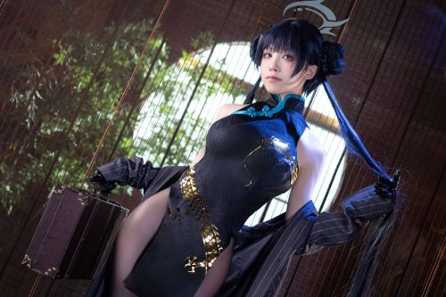 水淼aqua妃咲COS：演绎玄龙门会长的神秘与高贵冷艳