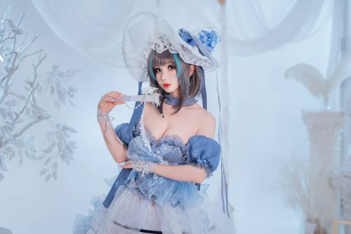 Rioko凉凉子柴郡COS：完美演绎冰雪公主的优雅与性感