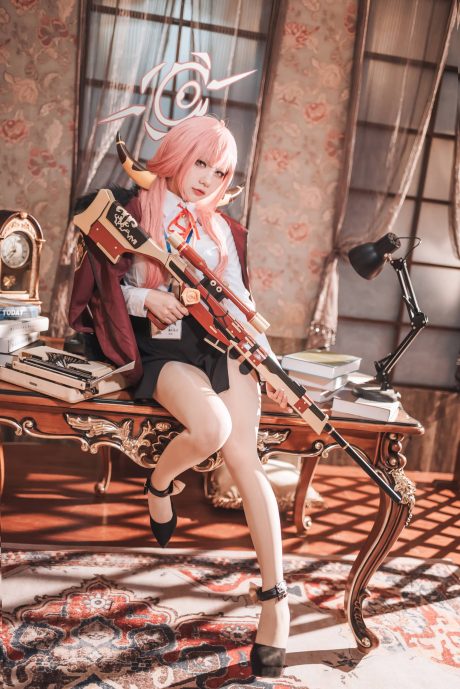 陆八魔爱露cos