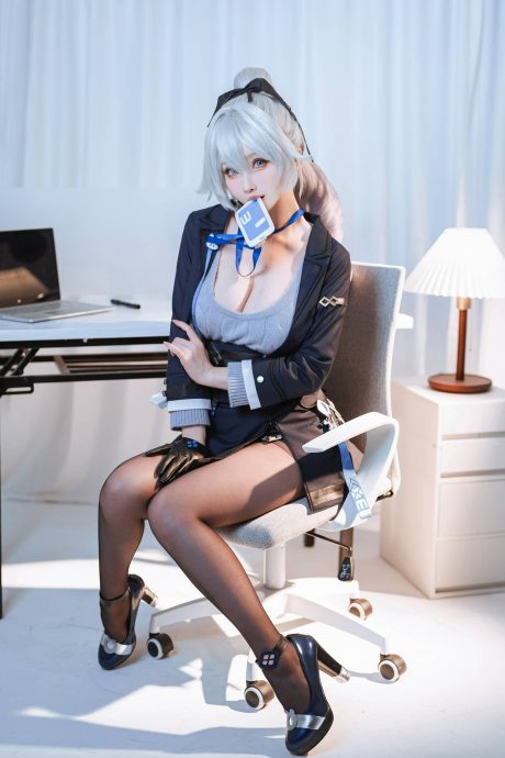 布洛妮娅cos