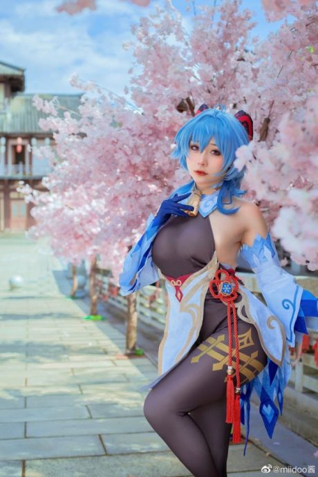 miidoo酱甘雨COS:完美演绎原神璃月仙子的性感与甜美 miidoo酱甘雨COS:完美演绎原神璃月仙子的性感与甜美