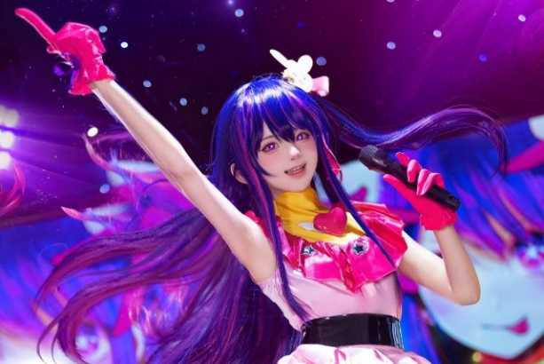 小柔SeeU星野爱COS：我推的孩子爱酱偶像魅力完美再现