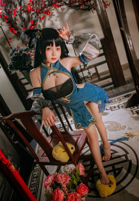 日奈娇大潮COS:演绎碧蓝航线舰娘旗袍下的温柔与撩人 日奈娇大潮COS:演绎碧蓝航线舰娘旗袍下的温柔与撩人