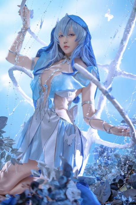 鸣潮星之迟迟COS:演绎守岸人的冰冷神秘与性感柔美 鸣潮星之迟迟COS:演绎守岸人的冰冷神秘与性感柔美