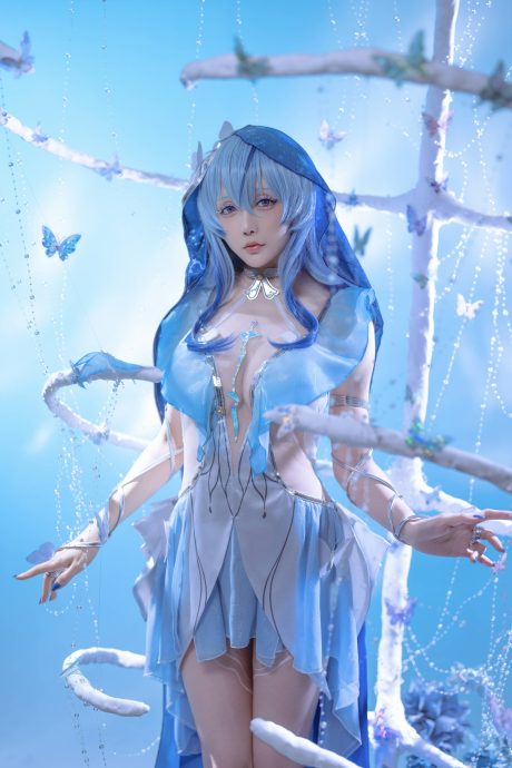 鸣潮星之迟迟COS:演绎守岸人的冰冷神秘与性感柔美 鸣潮星之迟迟COS:演绎守岸人的冰冷神秘与性感柔美