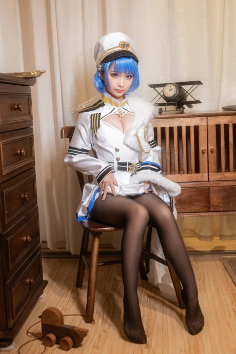碧蓝航线蠢沫沫COS:演绎冰雪美人恰巴耶夫的性感魅力 碧蓝航线蠢沫沫COS:演绎冰雪美人恰巴耶夫的性感魅力