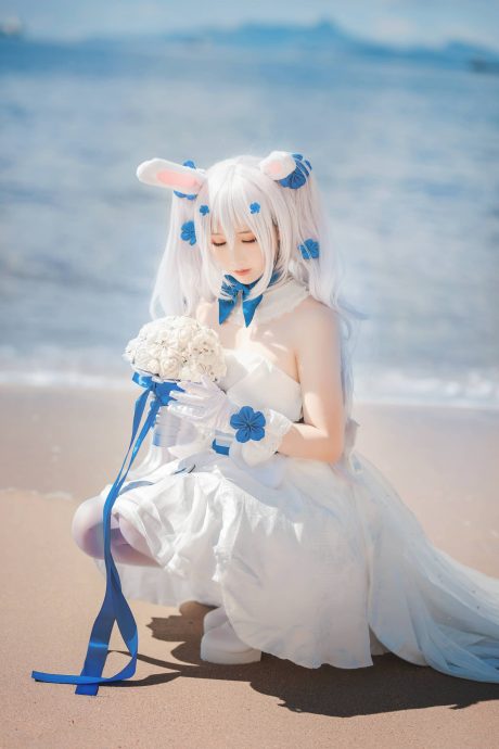 碧蓝航线面饼仙儿COS:展现婚纱版拉菲的唯美和梦幻魅力 碧蓝航线面饼仙儿COS:展现婚纱版拉菲的唯美和梦幻魅力