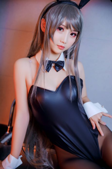 面饼仙儿樱岛麻衣COS:演绎兔女郎学姐的性感与青春迷离 面饼仙儿樱岛麻衣COS:演绎兔女郎学姐的性感与青春迷离