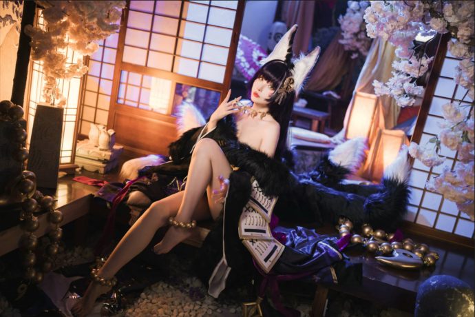 黑金战袍下的温柔杀意:rioko凉凉子cos绝美樱花狐姬武藏 黑金战袍下的温柔杀意:rioko凉凉子cos绝美樱花狐姬武藏