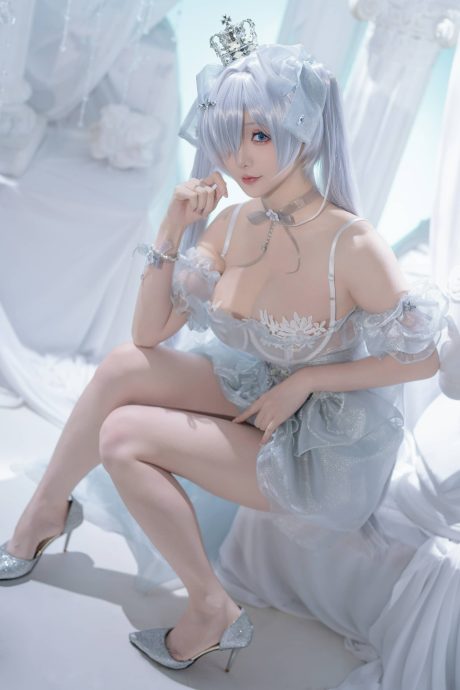 胜利女神星之迟迟COS:完美演绎妮姬灰姑娘的性感与优雅 胜利女神星之迟迟COS:完美演绎妮姬灰姑娘的性感与优雅