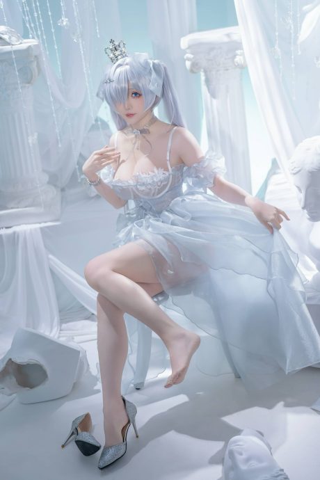 胜利女神星之迟迟COS:完美演绎妮姬灰姑娘的性感与优雅 胜利女神星之迟迟COS:完美演绎妮姬灰姑娘的性感与优雅