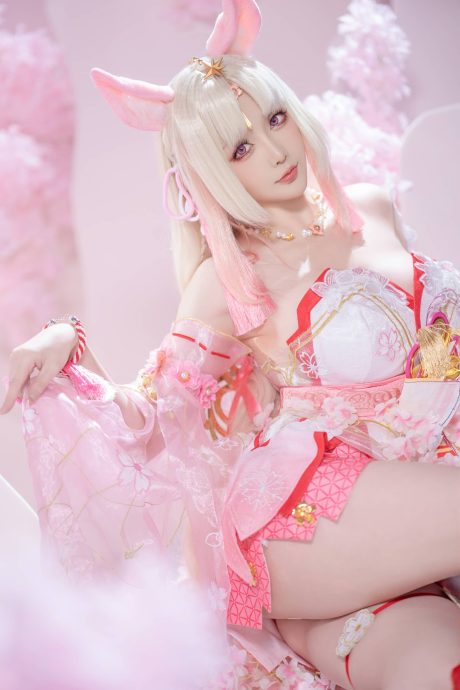 永劫无间星之迟迟COS:演绎樱云天女胡桃的甜美和性感 永劫无间星之迟迟COS:演绎樱云天女胡桃的甜美和性感