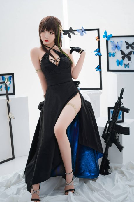 少女前线面饼仙儿COS:演绎婚纱版冷艳枪娘M4A1的浪漫时刻 少女前线面饼仙儿COS:演绎婚纱版冷艳枪娘M4A1的浪漫时刻
