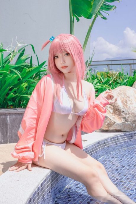 泳装后藤独COS:Messie Huang突破常规带来别样夏日魅力 泳装后藤独COS:Messie Huang突破常规带来别样夏日魅力