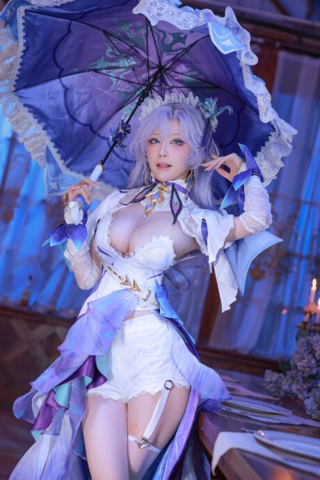 水淼aqua坎特蕾拉COS:翡萨烈贵族女王的气质与致命魅力 水淼aqua坎特蕾拉COS:翡萨烈贵族女王的气质与致命魅力