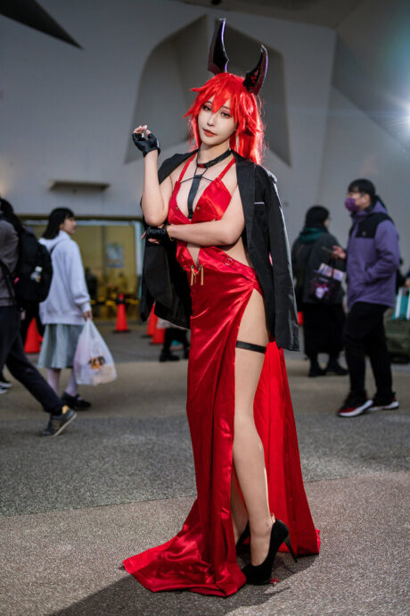 兔兔胜利女神妮姬小红帽COS,火力全开红色魅力引爆FF现场 兔兔胜利女神妮姬小红帽COS,火力全开红色魅力引爆FF现场