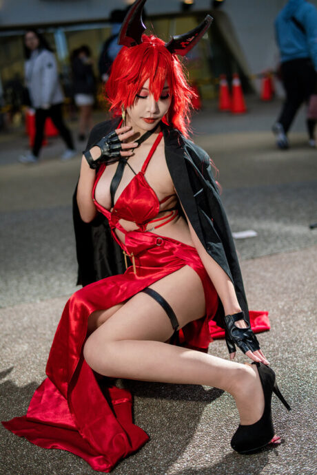 兔兔胜利女神妮姬小红帽COS,火力全开红色魅力引爆FF现场 兔兔胜利女神妮姬小红帽COS,火力全开红色魅力引爆FF现场