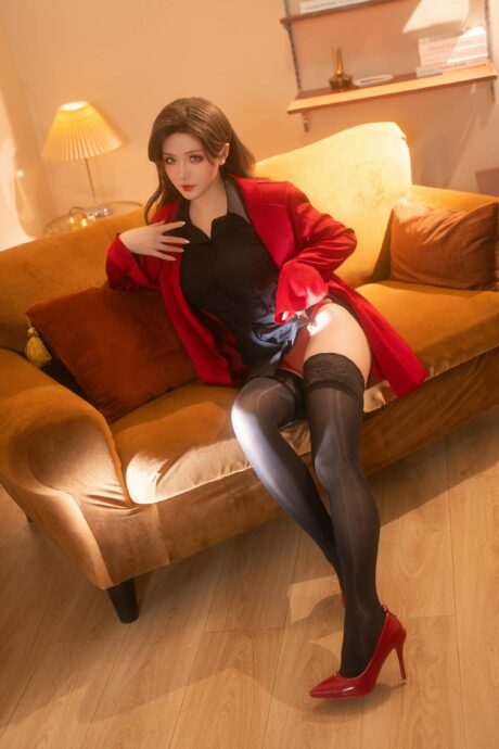 训狗日记星之迟迟COS:红黑交织展现居家少妇的极致诱惑 训狗日记星之迟迟COS:红黑交织展现居家少妇的极致诱惑