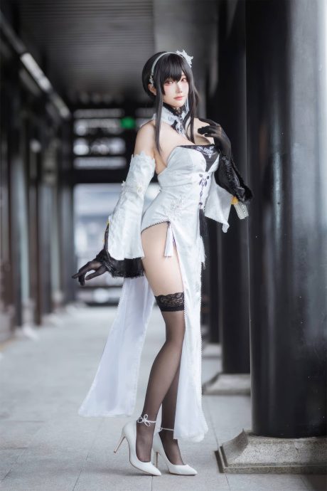 碧蓝航线瓜希酱COS:展现旗袍镇海谋略型御姐的沉稳魅力 碧蓝航线瓜希酱COS:展现旗袍镇海谋略型御姐的沉稳魅力
