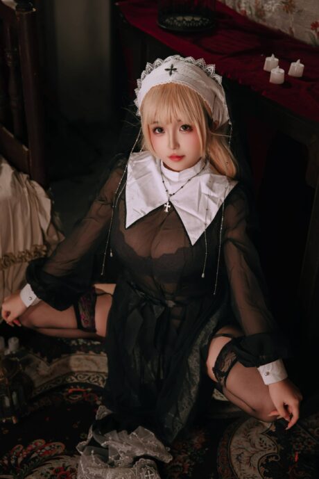 日奈娇禁忌修女COS:完美演绎叛逆美学与暗黑浪漫的碰撞 日奈娇禁忌修女COS:完美演绎叛逆美学与暗黑浪漫的碰撞