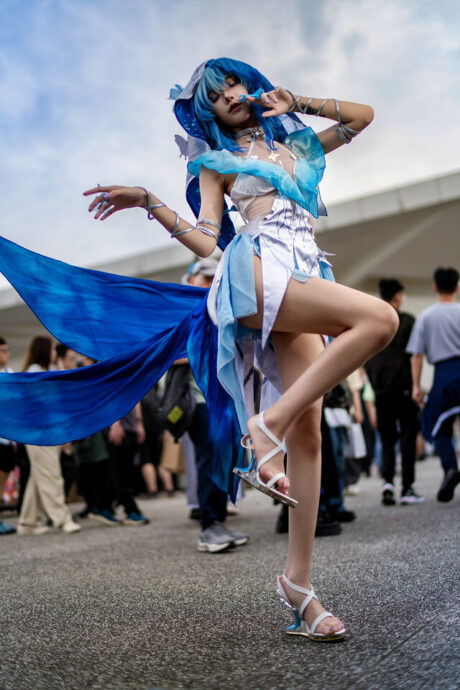 MomihiShimohi鸣潮守岸人COS:美貌与灵魂共鸣的完美演绎 MomihiShimohi鸣潮守岸人COS:美貌与灵魂共鸣的完美演绎
