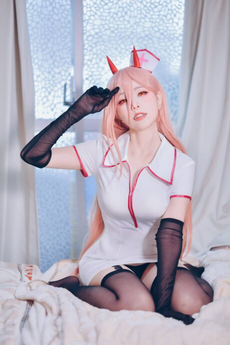 从血之恶魔到护士小姐姐:ElyEE子cos帕瓦的狂野与诱惑 从血之恶魔到护士小姐姐:ElyEE子cos帕瓦的狂野与诱惑