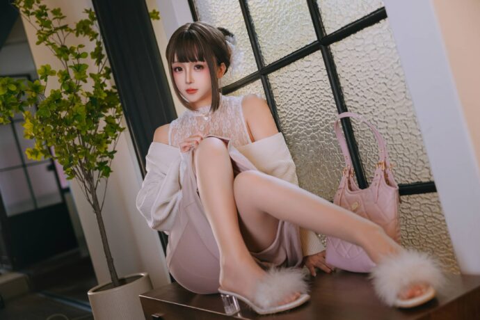 日奈娇原创COS:演绎下属的太太的细腻气质与都市情感 日奈娇原创COS:演绎下属的太太的细腻气质与都市情感