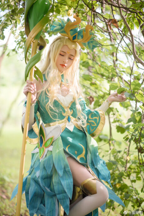 蜜玲珑王昭君COS:演绎王者荣耀精灵公主的高贵与灵动 蜜玲珑王昭君COS:演绎王者荣耀精灵公主的高贵与灵动