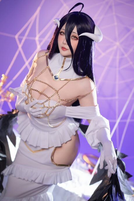 雅儿贝德降临NICONICO2025:星之迟迟COS演绎魔王之魅 雅儿贝德降临NICONICO2025:星之迟迟COS演绎魔王之魅