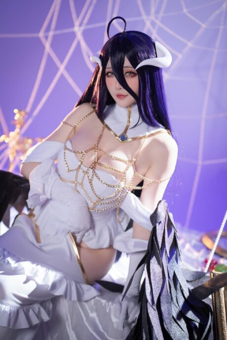 雅儿贝德降临NICONICO2025:星之迟迟COS演绎魔王之魅 雅儿贝德降临NICONICO2025:星之迟迟COS演绎魔王之魅