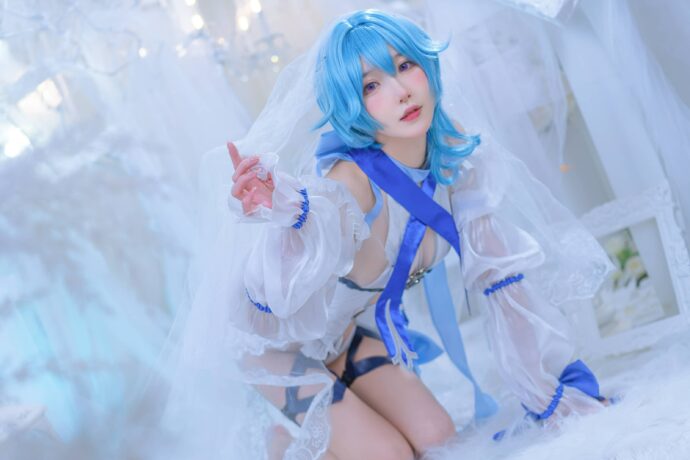 冰封优雅:阿包也是兔娘原神·优菈COS展现性感与冷艳魅力 冰封优雅:阿包也是兔娘原神·优菈COS展现性感与冷艳魅力