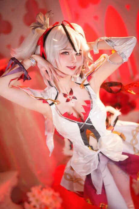 Sally Dorasnow椿COS:演绎鸣潮黑夜玫瑰的性感与神秘 Sally Dorasnow椿COS:演绎鸣潮黑夜玫瑰的性感与神秘
