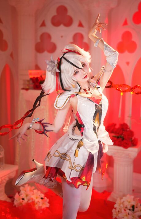 Sally Dorasnow椿COS:演绎鸣潮黑夜玫瑰的性感与神秘 Sally Dorasnow椿COS:演绎鸣潮黑夜玫瑰的性感与神秘