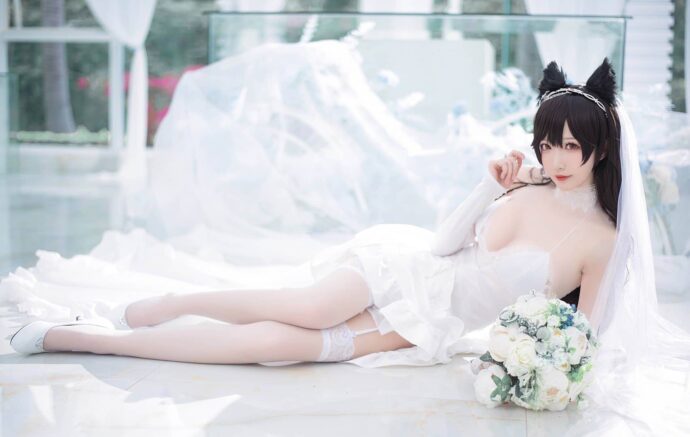 小南宫爱宕COS:演绎碧蓝航线婚纱版舰娘的温柔与诱惑 小南宫爱宕COS:演绎碧蓝航线婚纱版舰娘的温柔与诱惑