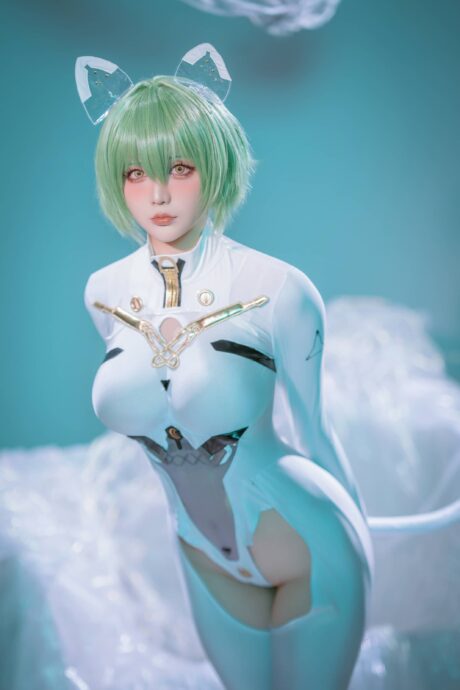 星之迟迟纳西莫夫COS:演绎碧蓝航线冰霜美人的威严性感 星之迟迟纳西莫夫COS:演绎碧蓝航线冰霜美人的威严性感