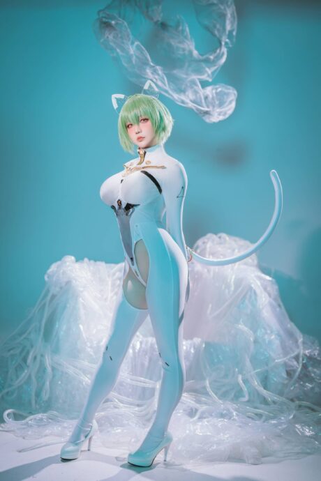 星之迟迟纳西莫夫COS:演绎碧蓝航线冰霜美人的威严性感 星之迟迟纳西莫夫COS:演绎碧蓝航线冰霜美人的威严性感