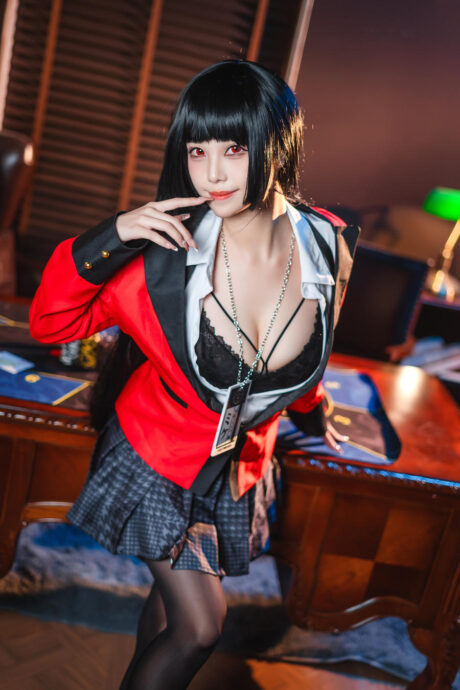 狂赌之渊蜜汁猫裘COS:演绎蛇喰梦子的沉迷赌博与致命魅力 狂赌之渊蜜汁猫裘COS:演绎蛇喰梦子的沉迷赌博与致命魅力