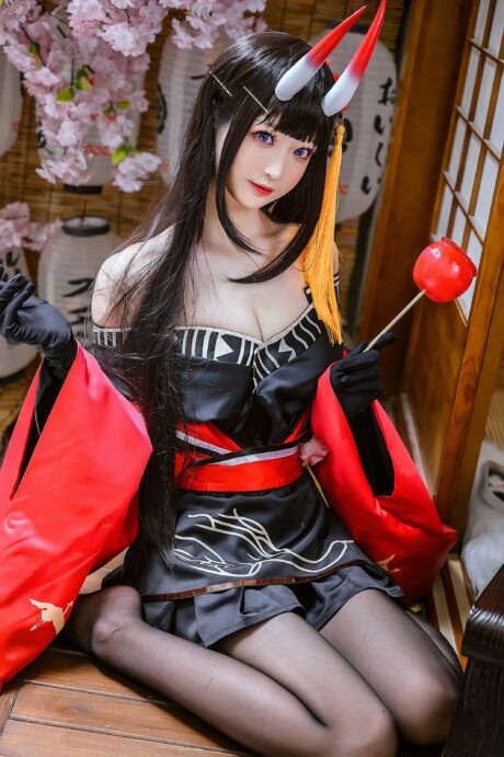 小南宫演绎FGO·酒吞童子COS:一场视觉与妖艳的完美盛宴 小南宫演绎FGO·酒吞童子COS:一场视觉与妖艳的完美盛宴