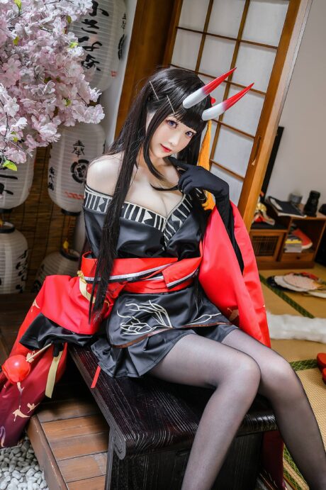 小南宫演绎FGO·酒吞童子COS:一场视觉与妖艳的完美盛宴 小南宫演绎FGO·酒吞童子COS:一场视觉与妖艳的完美盛宴