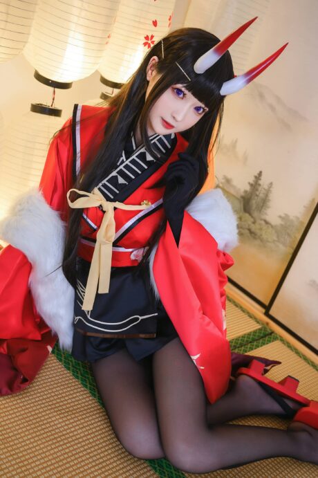 小南宫演绎FGO·酒吞童子COS:一场视觉与妖艳的完美盛宴 小南宫演绎FGO·酒吞童子COS:一场视觉与妖艳的完美盛宴