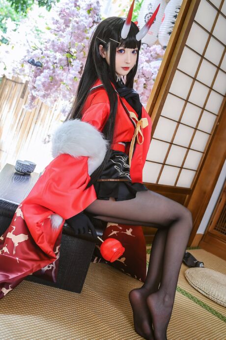 小南宫演绎FGO·酒吞童子COS:一场视觉与妖艳的完美盛宴 小南宫演绎FGO·酒吞童子COS:一场视觉与妖艳的完美盛宴