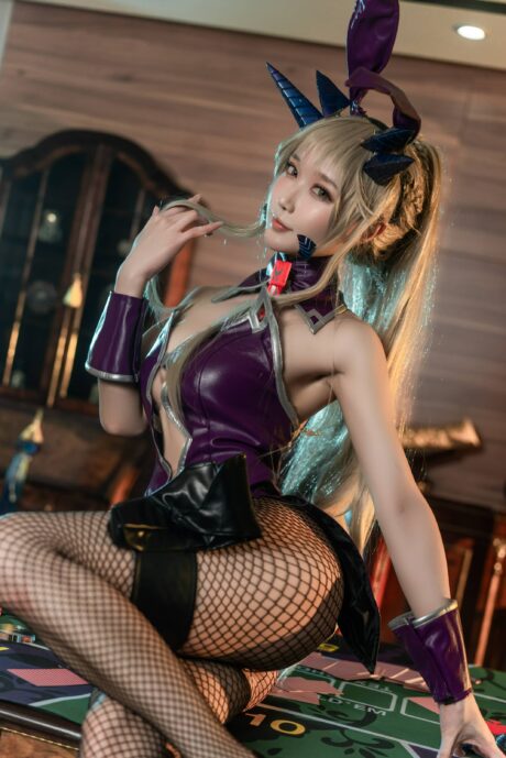 阿包也是兔娘黑枪呆COS:展现兔女郎的冷艳与俏皮双重魅力 阿包也是兔娘黑枪呆COS:展现兔女郎的冷艳与俏皮双重魅力