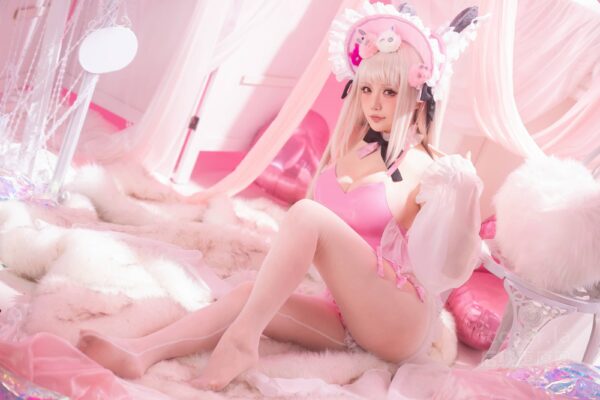 粉色梦幻少女：星之迟迟cos碧蓝航线·哈尔福德惊艳亮相