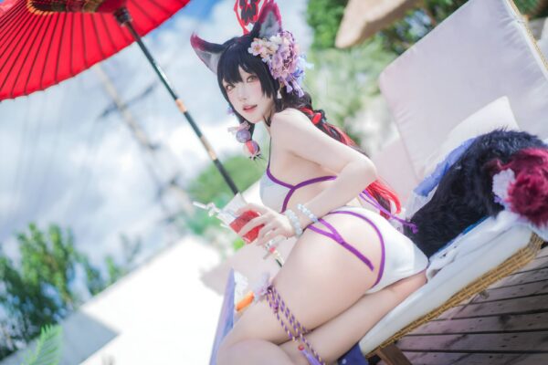 阿包也是兔娘狐坂若藻COS：妖狐水着造型带来夏日视觉盛宴