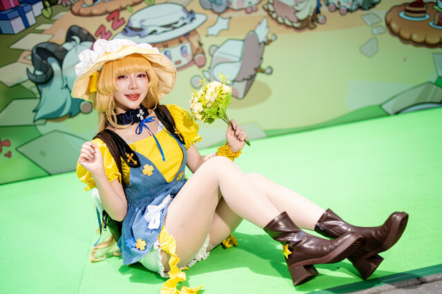 紫玥桃鸣潮维里奈COS：演绎温柔治愈与甜美元气双重魅力