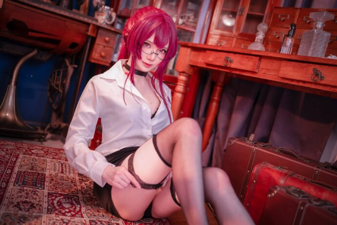 崩坏星穹铁道cos系列:Sally Dorasnow卡芙卡COS职场女王 崩坏星穹铁道cos系列:Sally Dorasnow卡芙卡COS职场女王