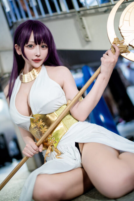 圣斗士星矢雅典娜COS:加贺美麻糬再现战斗女神的性感美丽 圣斗士星矢雅典娜COS:加贺美麻糬再现战斗女神的性感美丽